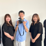 磐田市の美容院フェイスのスタッフとカメラマン横田さんの集合写真