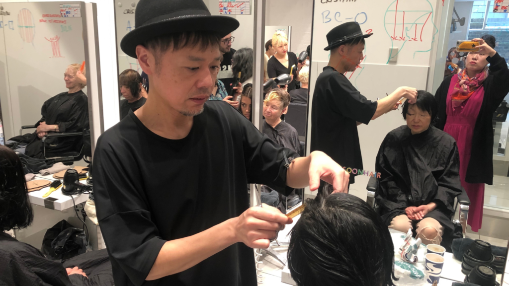 ロンドンでの研修に取り組むスタッフの様子