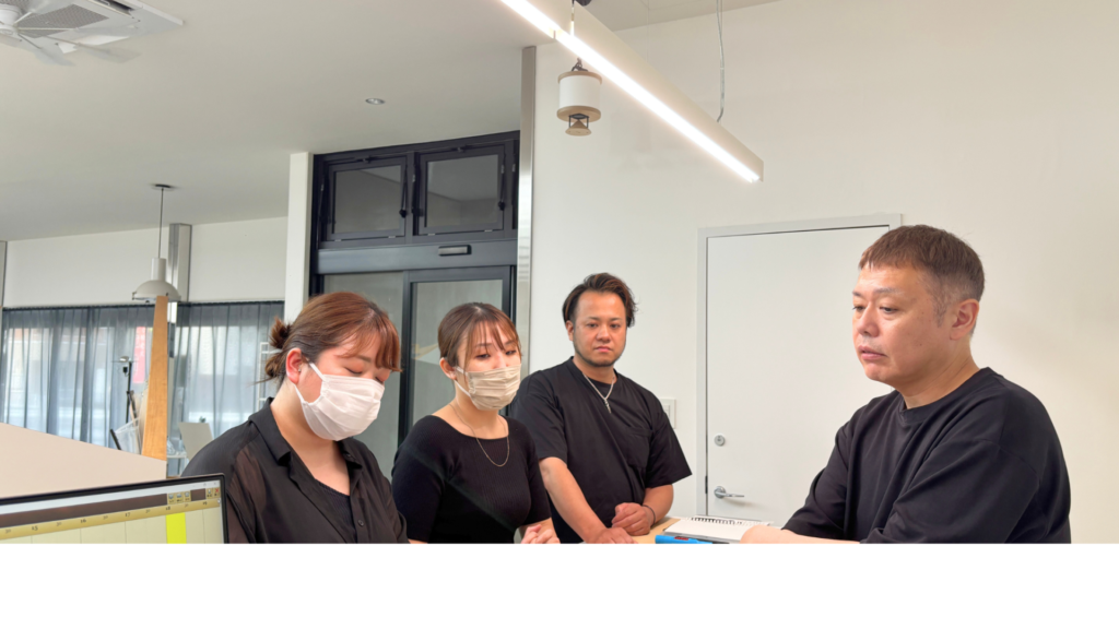 磐田市の美容室・美容院フェイスでは定期的にスタッフ全員でミーティングを行っています