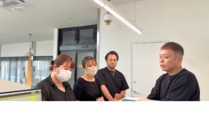 磐田市の美容室・美容院フェイスでは定期的にスタッフ全員でミーティングを行っています