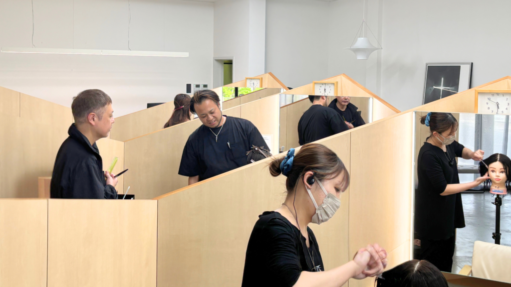 磐田市の美容室・美容院フェイスではスタッフが定期的にカット練習を行っています