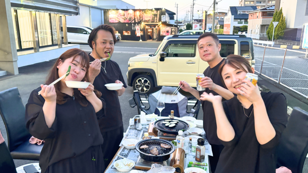 美容室フェイス スタッフ バーベキューの様子
