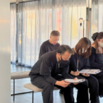 磐田市の美容室フェイスで定期的に行っている、カラーとケアの勉強会の様子